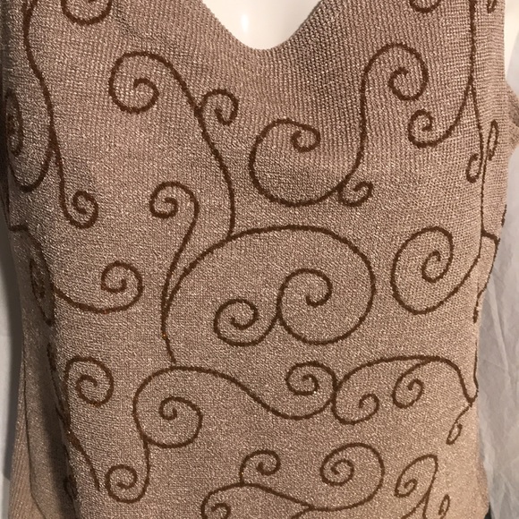 Decorative Top - Picture 4 of 5